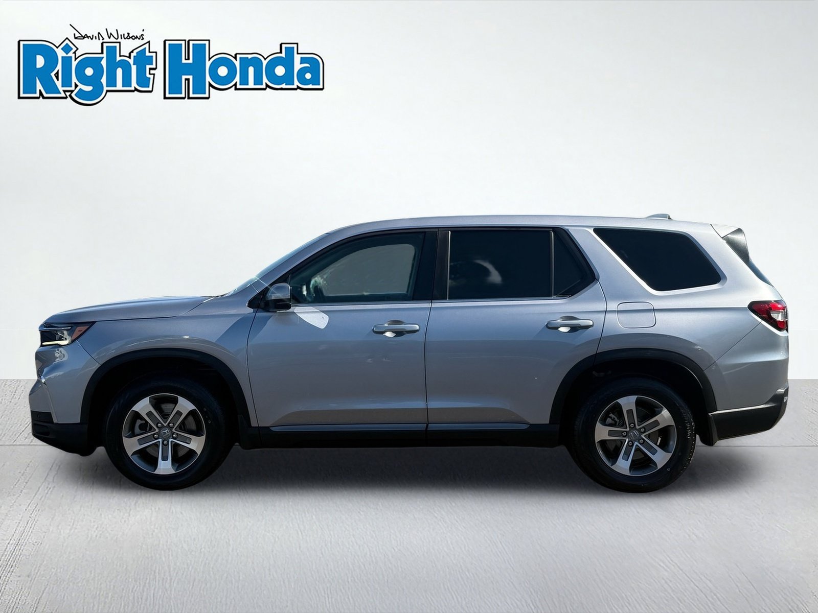 Used 2025 Honda Pilot EX-L image 3
