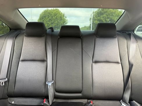 Used 2018 Honda Accord LX image 17