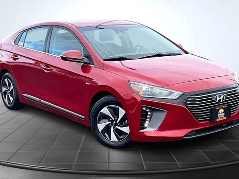 Used 2019 Hyundai Ioniq SEL image 22