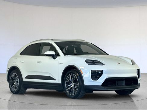 Certified 2026 Porsche Macan 4 Electric AWD/4WD image 10