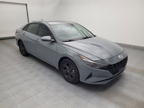 Used 2021 Hyundai Elantra SEL w/ Convenience Package FWD image 11