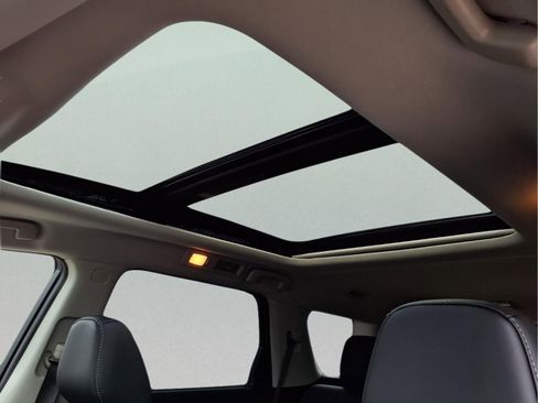 New 2026 Nissan Pathfinder Platinum FWD image 16