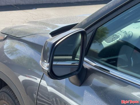 Certified 2025 Toyota Highlander LE image 9