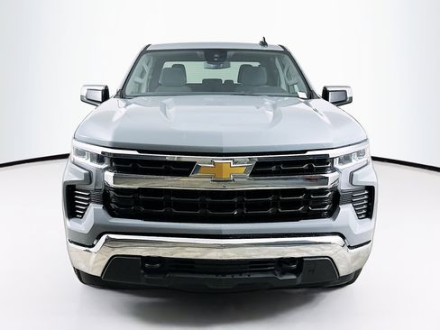Used 2024 Chevrolet Silverado 1500 LT image 2