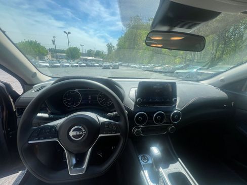 Used 2025 Nissan Sentra SV image 28