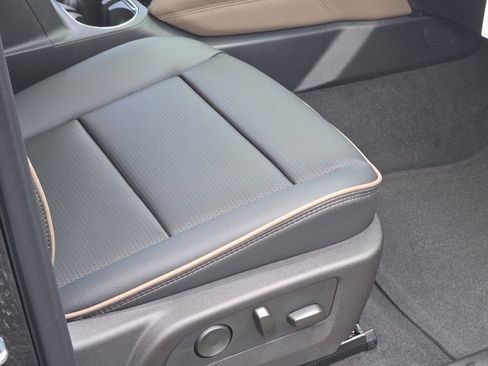 New 2026 GMC Canyon Denali AWD/4WD image 18