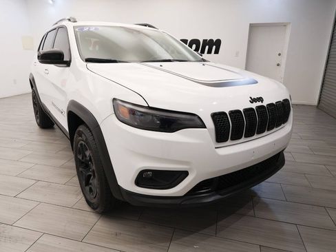 Used 2022 Jeep Cherokee Latitude AWD/4WD image 7