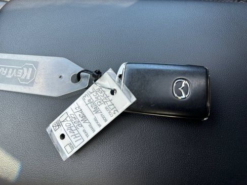 Used 2025 MAZDA MAZDA3 s FWD image 40
