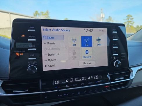 Used 2021 Toyota Sienna XLE image 26