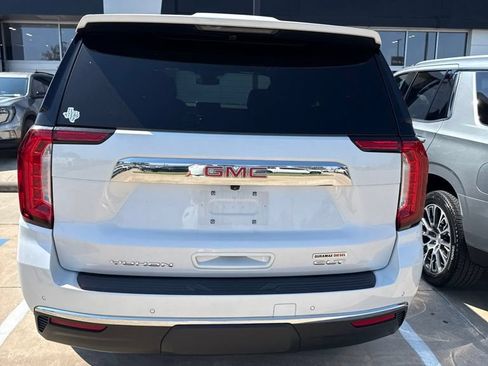 Used 2023 GMC Yukon SLT w/ SLT Luxury Package AWD/4WD image 6