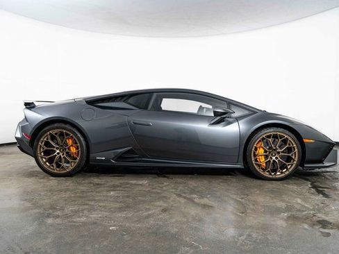 Used 2023 Lamborghini Huracan Tecnica image 9