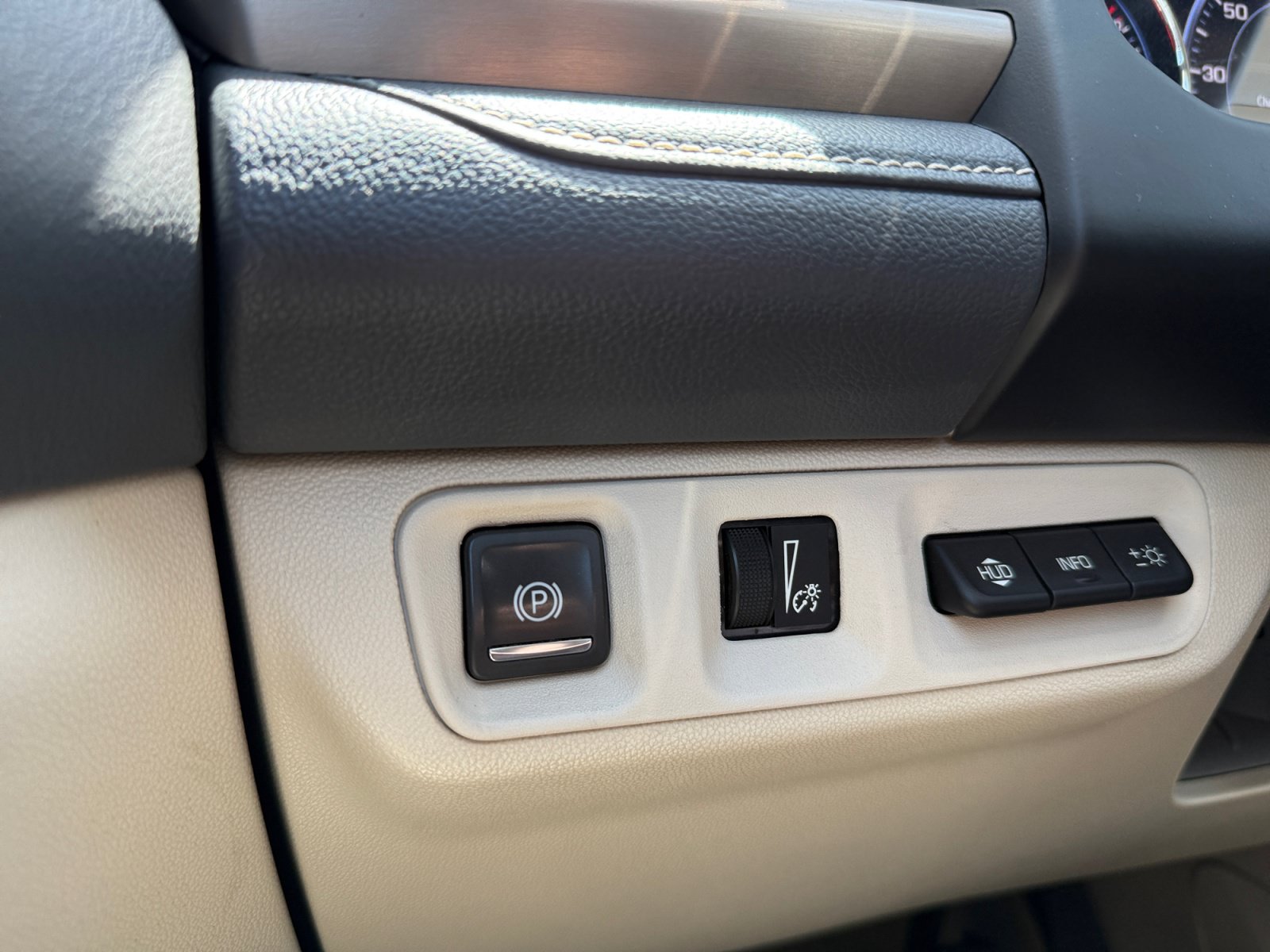 Used 2023 GMC Acadia Denali AWD/4WD image 21