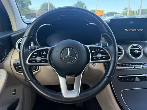 Used 2022 Mercedes-Benz GLC 300 4MATIC w/ Multimedia Package Lite image 9