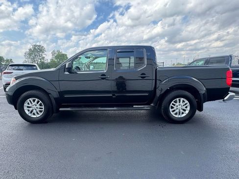 Used 2017 Nissan Frontier SV w/ SV Value Truck Package AWD/4WD image 9