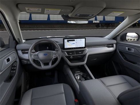 New 2025 Ford Explorer Active w/ Active Comfort Package image 9