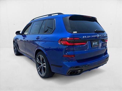 Used 2025 BMW X7 M60i image 9