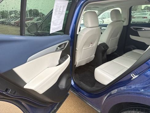 Used 2025 Buick Envision Avenir AWD/4WD image 16