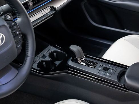 Used 2024 Toyota Prius XLE image 11