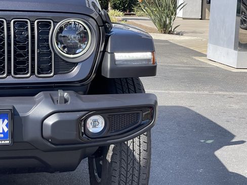 New 2026 Jeep Gladiator Sport AWD/4WD image 6