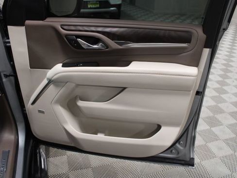 Used 2024 GMC Yukon XL Denali AWD/4WD image 26