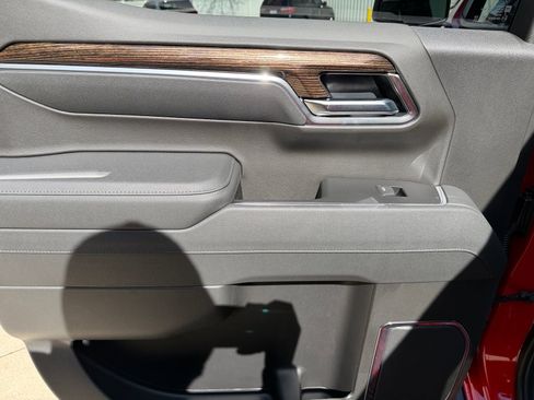 New 2026 GMC Sierra 1500 Elevation image 9
