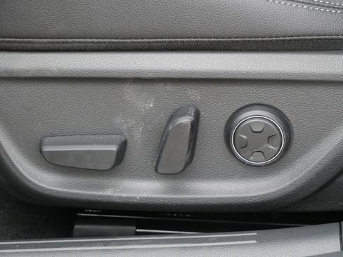 New 2026 Genesis G70 2.5T Prestige image 6