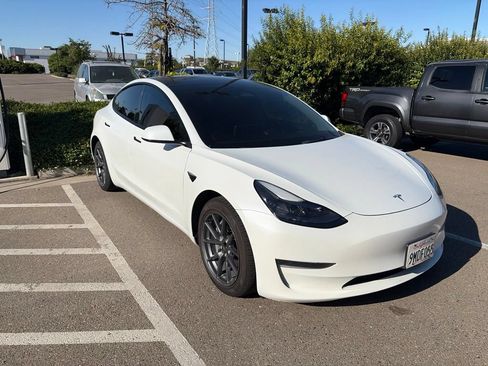 Used 2022 Tesla Model 3 RWD image 1