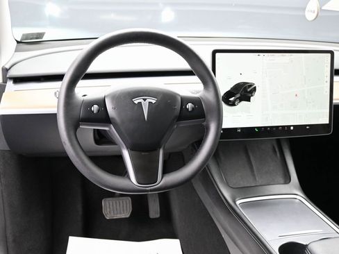 Used 2023 Tesla Model Y Long Range image 35