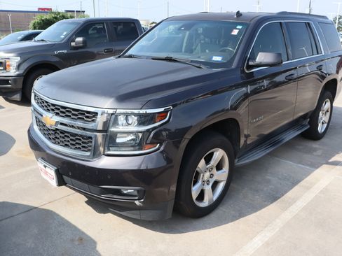 Used 2015 Chevrolet Tahoe LT w/ Luxury Package RWD image 3