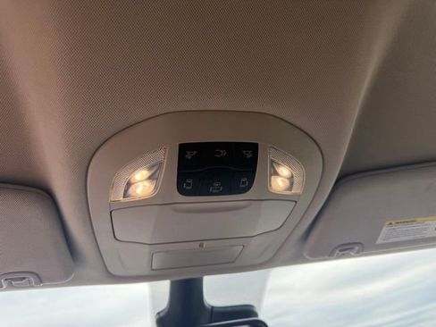 Used 2024 Chrysler Pacifica Touring-L FWD image 27
