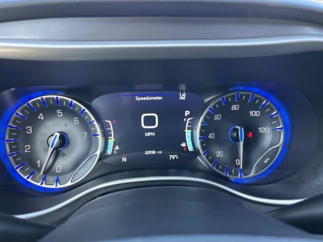 Certified 2026 Chrysler Pacifica Select FWD image 35