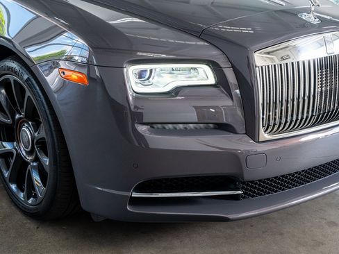 Used 2018 Rolls-Royce Wraith image 20