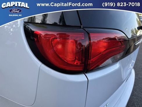 Used 2024 Chrysler Voyager LX image 15