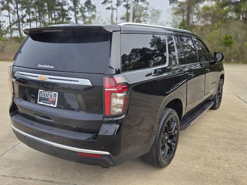 Used 2023 Chevrolet Suburban LT image 6