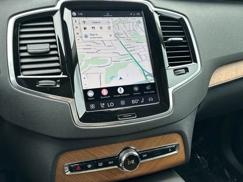 Certified 2024 Volvo XC90 B6 Plus AWD/4WD image 24