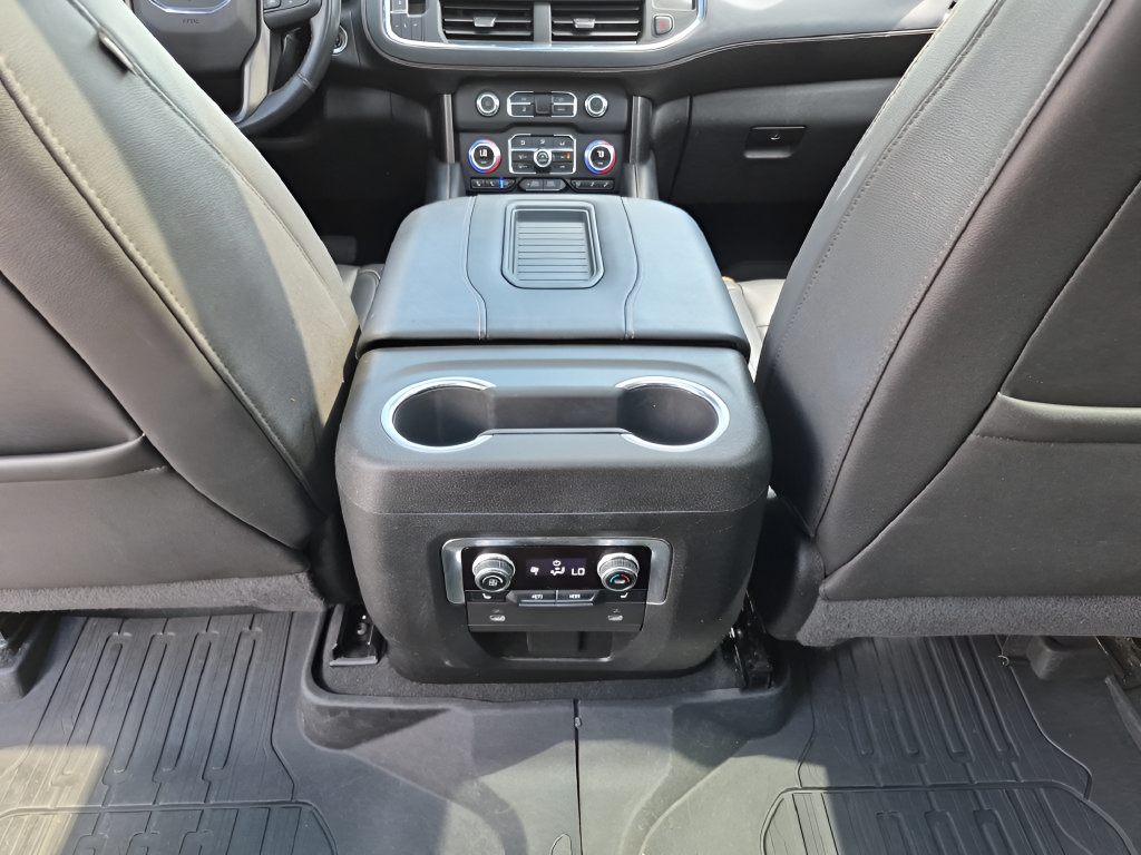 Used 2023 GMC Yukon XL AT4 w/ AT4 Premium Package AWD/4WD image 30