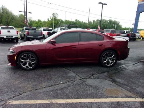 Used 2018 Dodge Charger SXT Plus RWD image 2