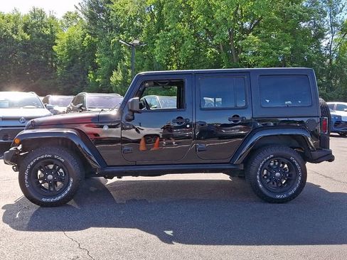 Used 2017 Jeep Wrangler Unlimited Sahara AWD/4WD image 6