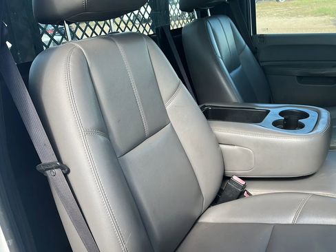 Used 2011 Chevrolet Silverado 3500 W/T image 13