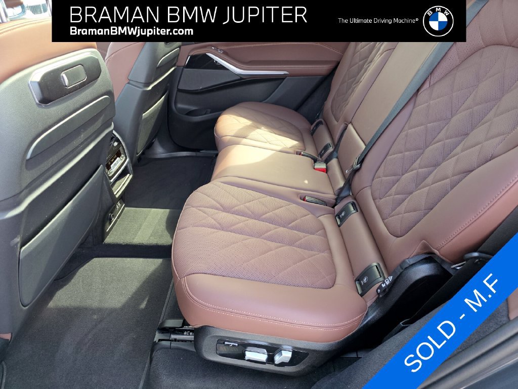 Used 2025 BMW X7 xDrive40i w/ M Sport Package AWD/4WD image 21