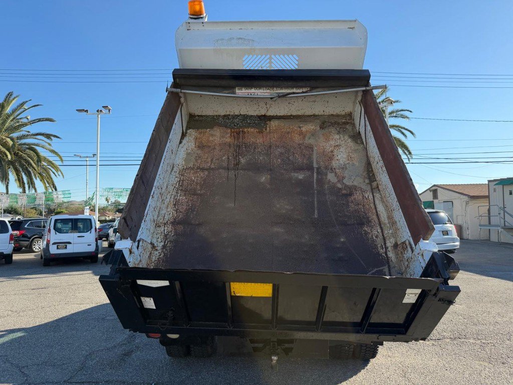 Used 2006 Ford F550 2WD Regular Cab Super Duty image 17