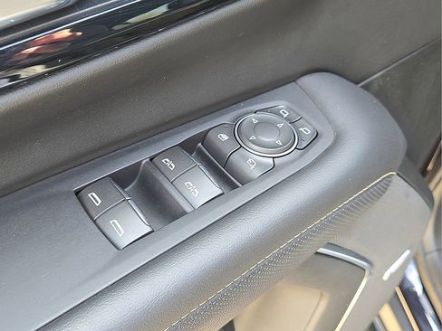 Used 2025 Chevrolet Tahoe Premier image 21