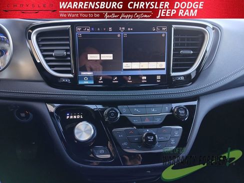 New 2026 Chrysler Pacifica Select image 24