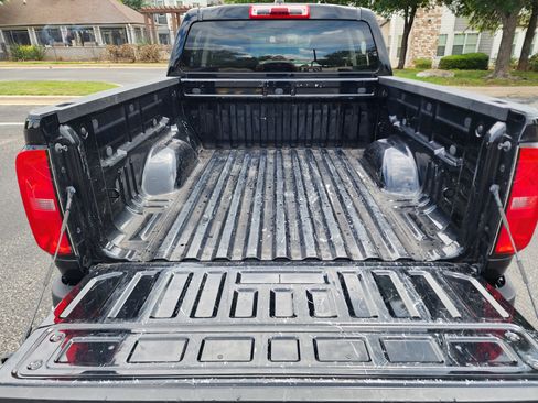 Used 2019 Chevrolet Colorado W/T w/ WT Convenience Package RWD image 10