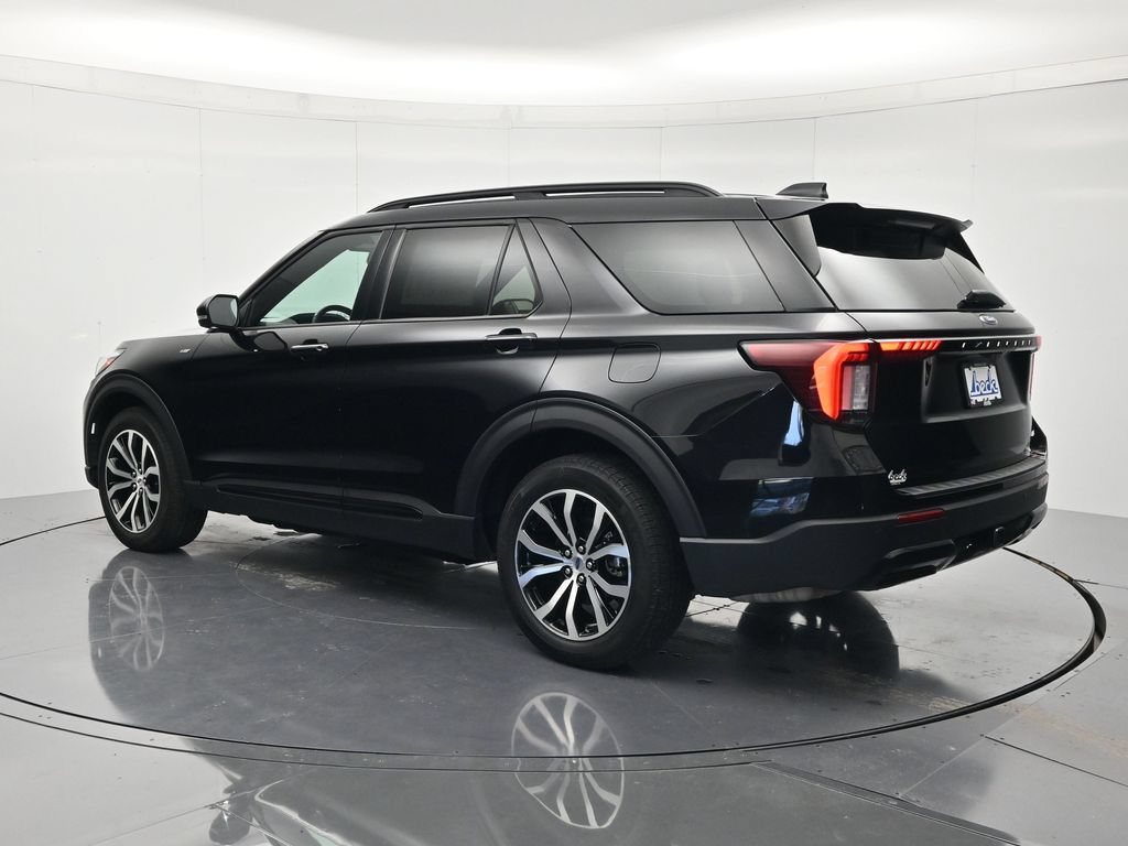 Used 2025 Ford Explorer ST-Line AWD/4WD image 7
