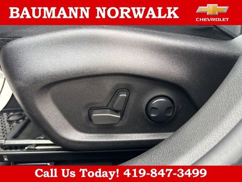 Used 2023 Jeep Renegade Limited w/ Sun/Sound Group AWD/4WD image 17