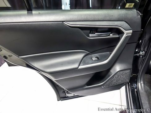 Used 2022 Toyota RAV4 XLE w/ Convenience Package image 29