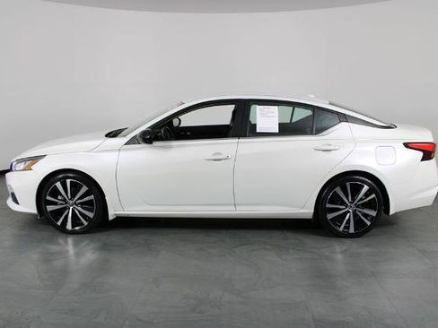 Certified 2022 Nissan Altima 2.5 SR image 11