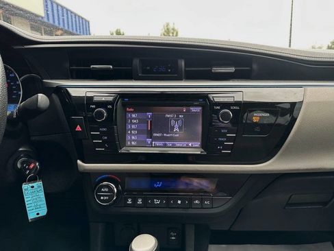 Used 2016 Toyota Corolla LE image 17