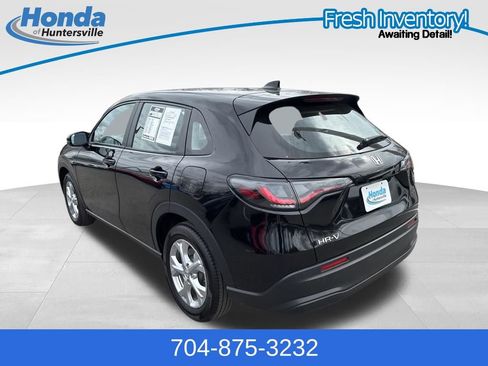 Used 2023 Honda HR-V LX image 6